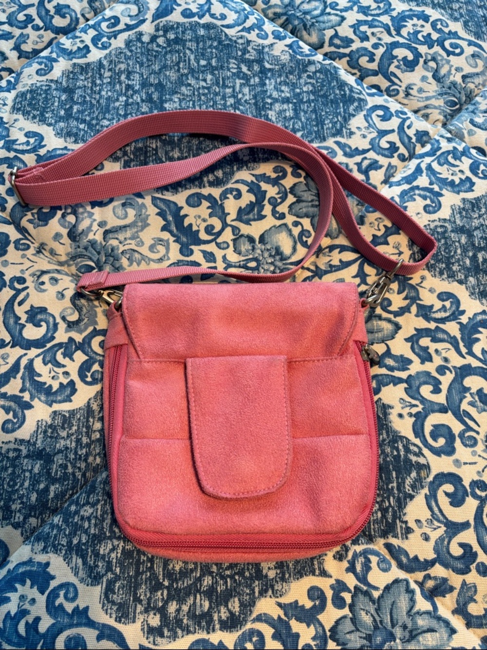Travelon Suede SafetyCrossbody Bag in Dusty Rose